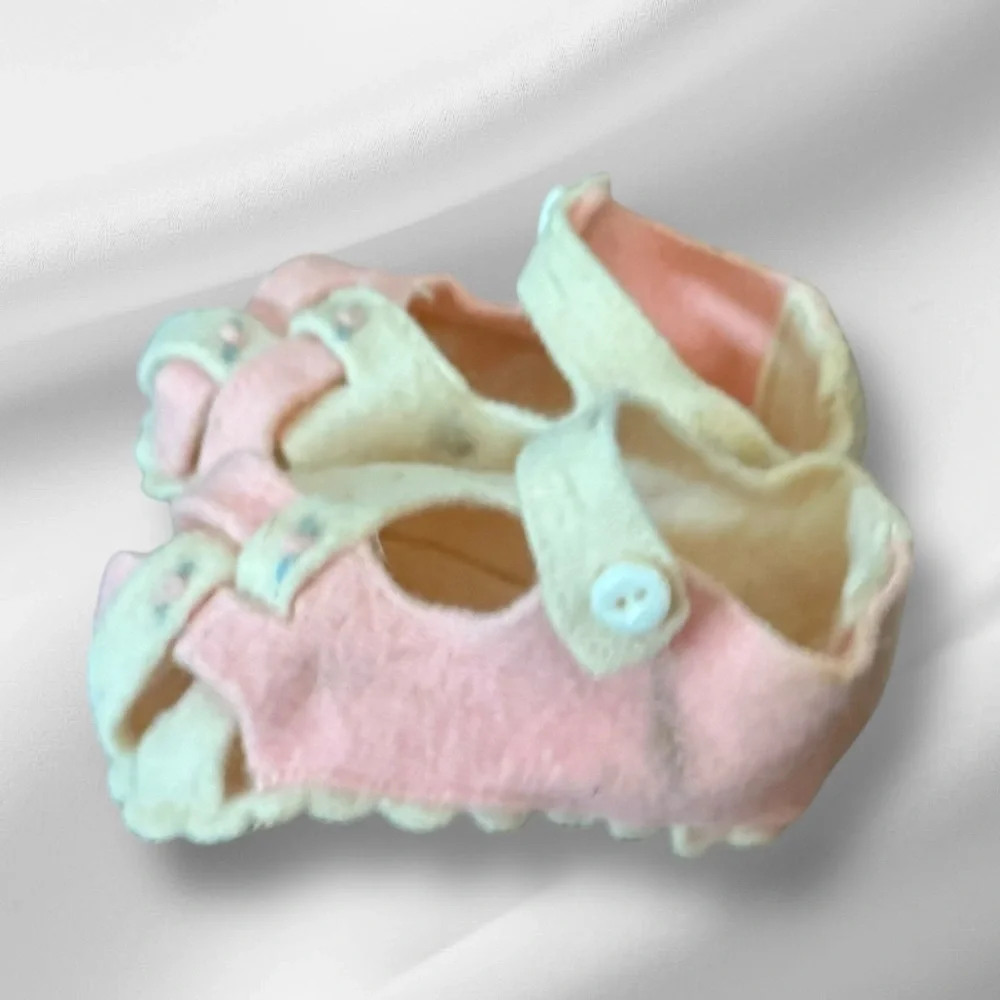 Vintage Pink‎ Felt Newborn Baby Booties